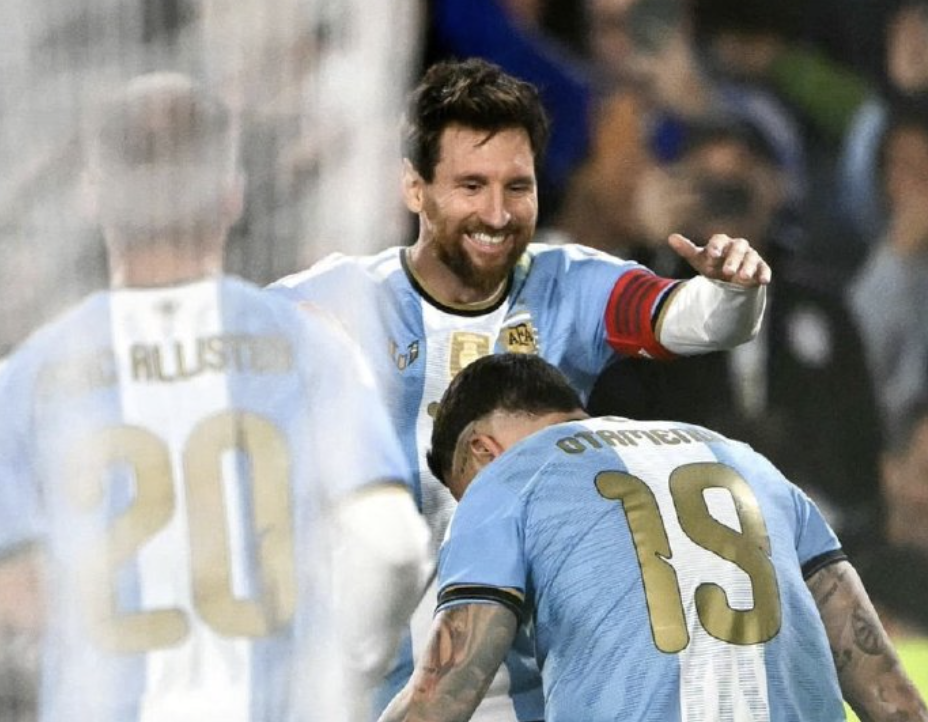 Góc Nhìn OKVIP: 80.000 người làm động tác cúi lạy! Messi sút nổ phạt đền ở trậ
