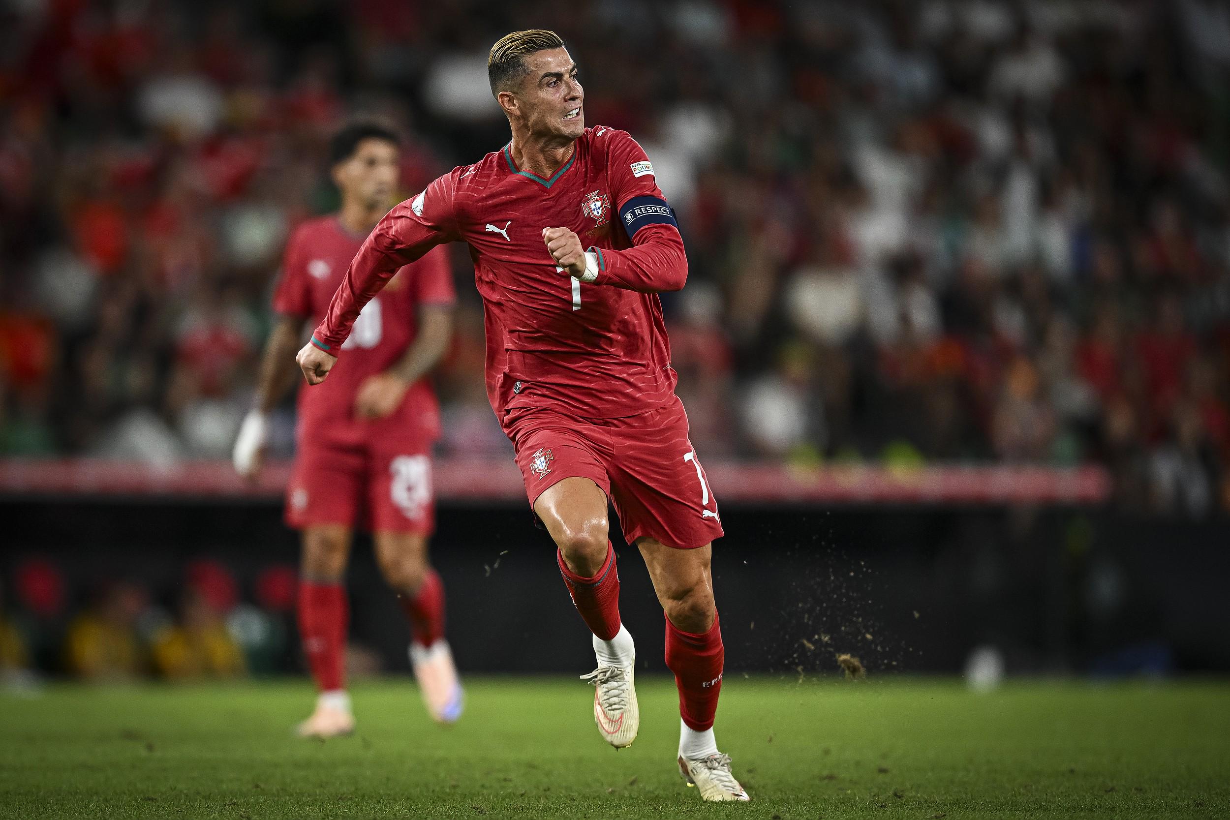 Góc Nhìn OKVIP: Báo Bồ Đào Nha: Ronaldo và Jorge Jesus không còn nói chuyện với nhau; 